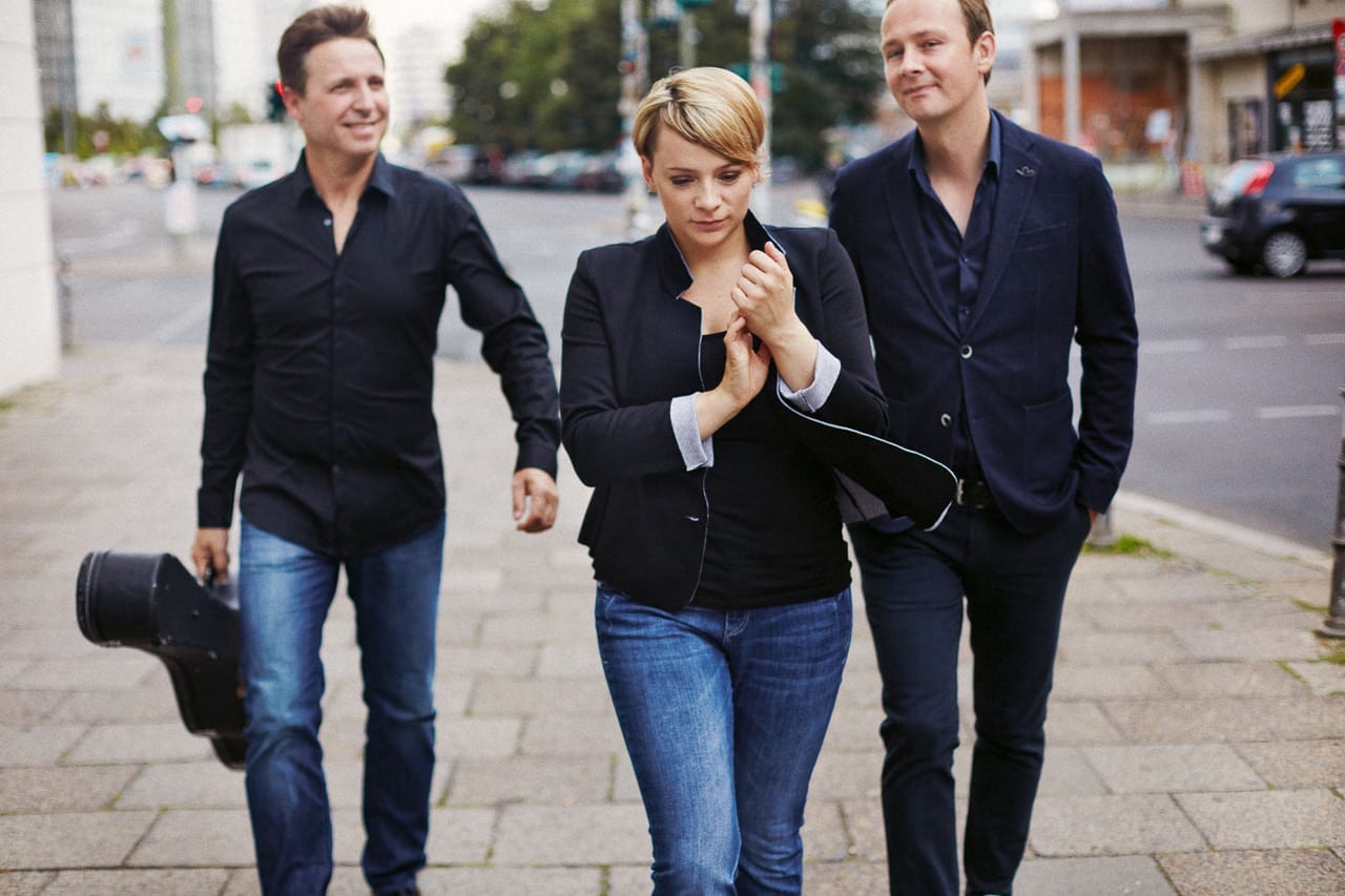 1 Cristin Claas Trio Farbe Straße