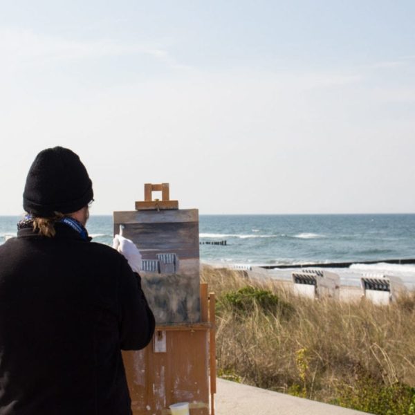 Freies-Malen-am-Strand-von-Kühlungsborn-im-Rahmen-des-Plein-Air-Festivals-c-FRank-Koebach-14
